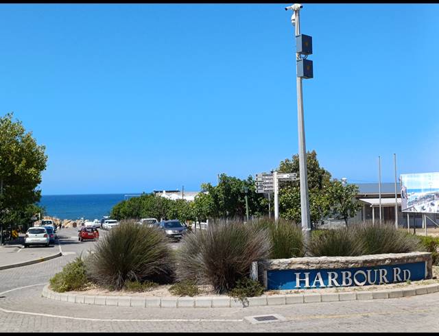 3 BEDROOM APARTMENT FOR SALE IN KLEINMOND CENTRAL